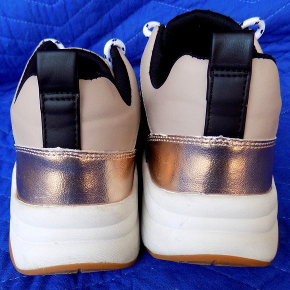 Steve Madden Antonio Gold Sneakers - Size 7 - Picture 5 of 7
